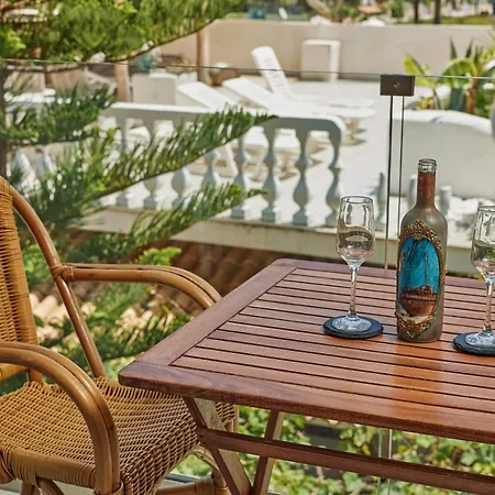 Iniohos Zante & 3* Argassi