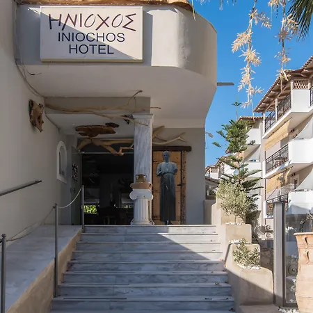 Iniohos Zante & מלון